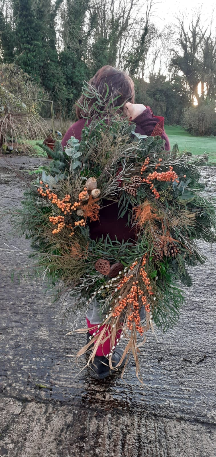 Winter wreath workshop at Hillmount House Sunday 8th December Morning session 10.00am -13.00pm or afternoon session 14.00pm-17.00pm(deposit £25- full price £85)includes light lunch tea/coffee and sweet treats.